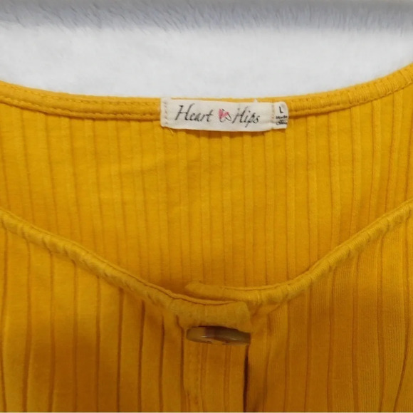 Heart Hips Ribbed Tank‎ Top Button Front Mustard Yellow Casual Top Size L - Picture 3 of 3